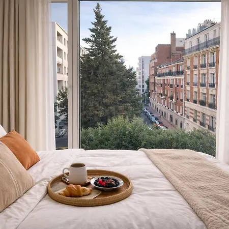 Bright 2br Apartment, 2 Baths, 2 Balconies, Metro 5min, Paris