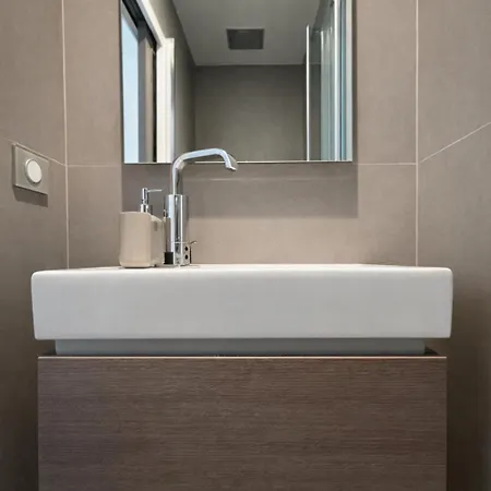 아파트 Bright 2br Apartment, 2 Baths, 2 Balconies, Metro 5min, Paris *