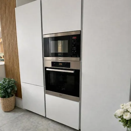 Bright 2br Apartment, 2 Baths, 2 Balconies, Metro 5min, Paris