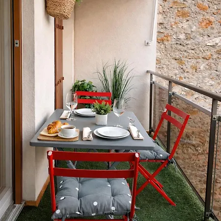 아파트 Bright 2br Apartment, 2 Baths, 2 Balconies, Metro 5min, Paris 르발루아페레
